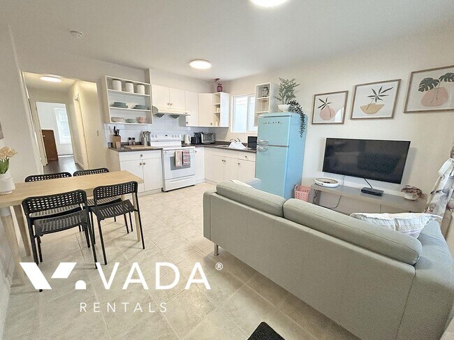 Building Photo - Furnished 2 Bed Garden Suite Rental 759B E...