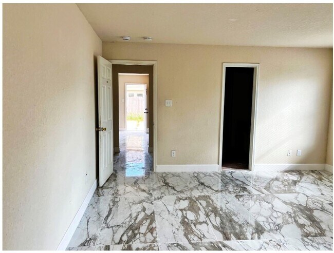 Building Photo - 10314 Moonset Ln