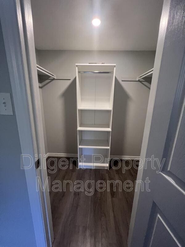 Building Photo - 926 Dainard Dr