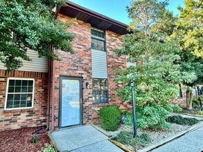 Building Photo - 550 Darby Creek Rd
