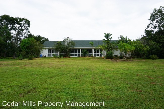 Building Photo - 3512 W Lutz Lake Fern Rd