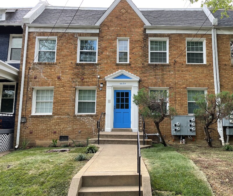 Primary Photo - 4630 New Hampshire Ave NW