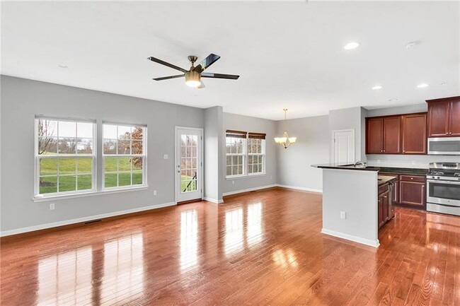 Building Photo - 304 Rosecliff Rd