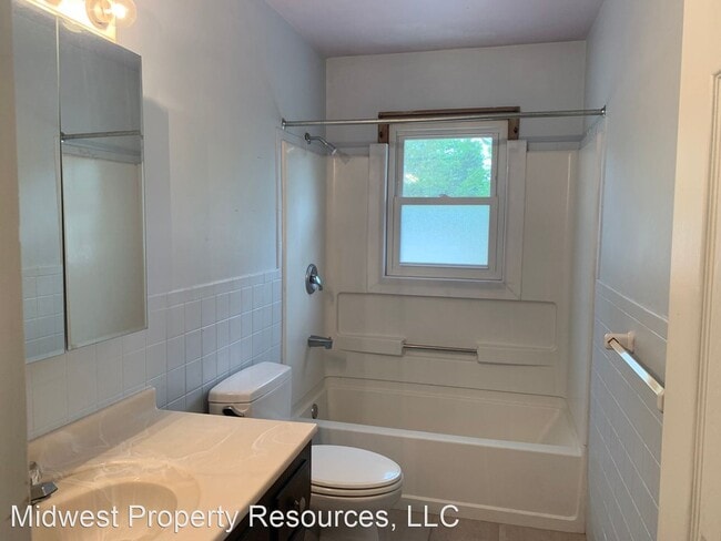 Building Photo - 3 br, 1.5 bath House - 201 NW O'Brien Rd