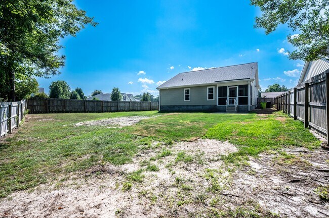 Building Photo - 100 Lakeside Green Dr