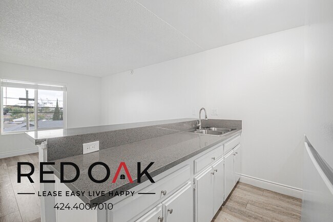 Foto del edificio - 706 McDonald Ave