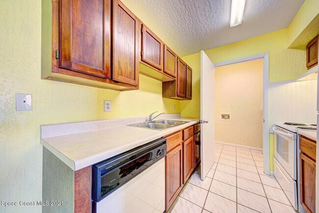 Foto del edificio - 2190 Forest Knoll Dr NE