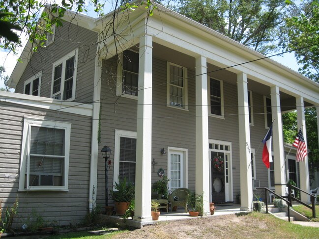 Building Photo - College Street Apartments
