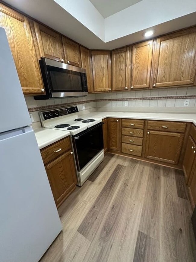 Foto del edificio - Ellis Avenue Duplex