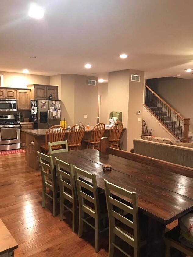 1300 S Roberto Rd, Mahomet, IL 61853 House Rental in Mahomet, IL