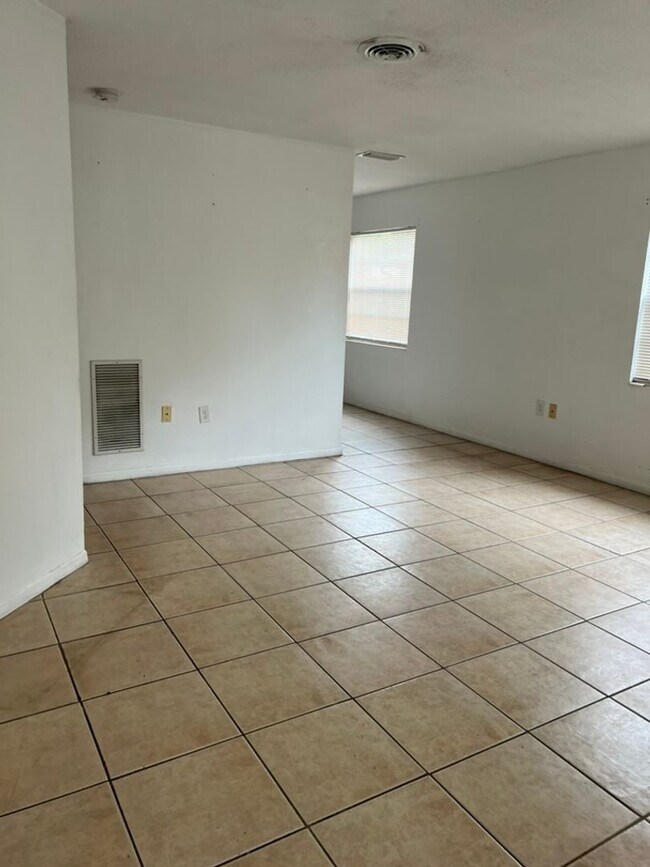 Foto del edificio - P2NPs Duplex 4915 - 4917 21st St W