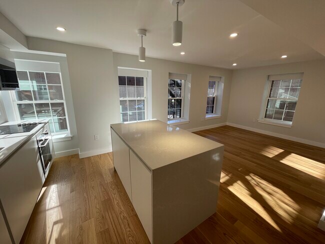 Building Photo - 16 Fleet St