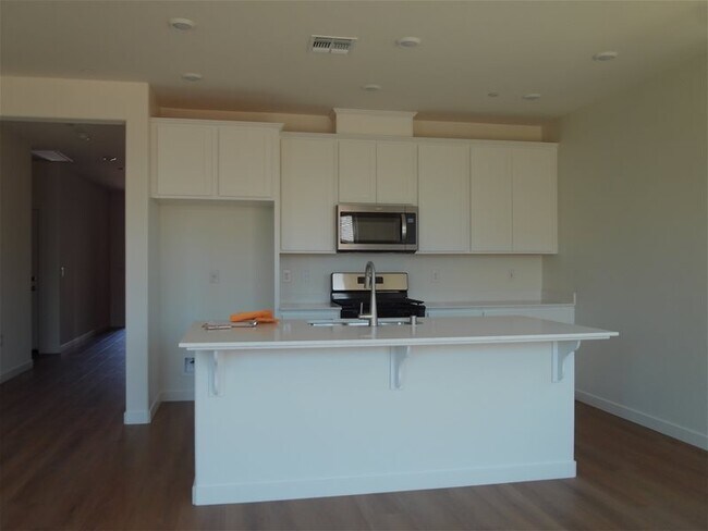 Foto del edificio - 1348 Kensington Dr