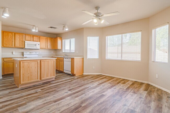 Foto del edificio - 12446 W Ash St