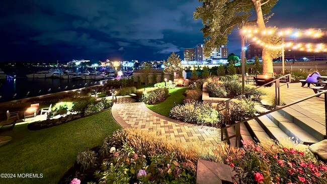 Foto del edificio - 122 Bodman Pl