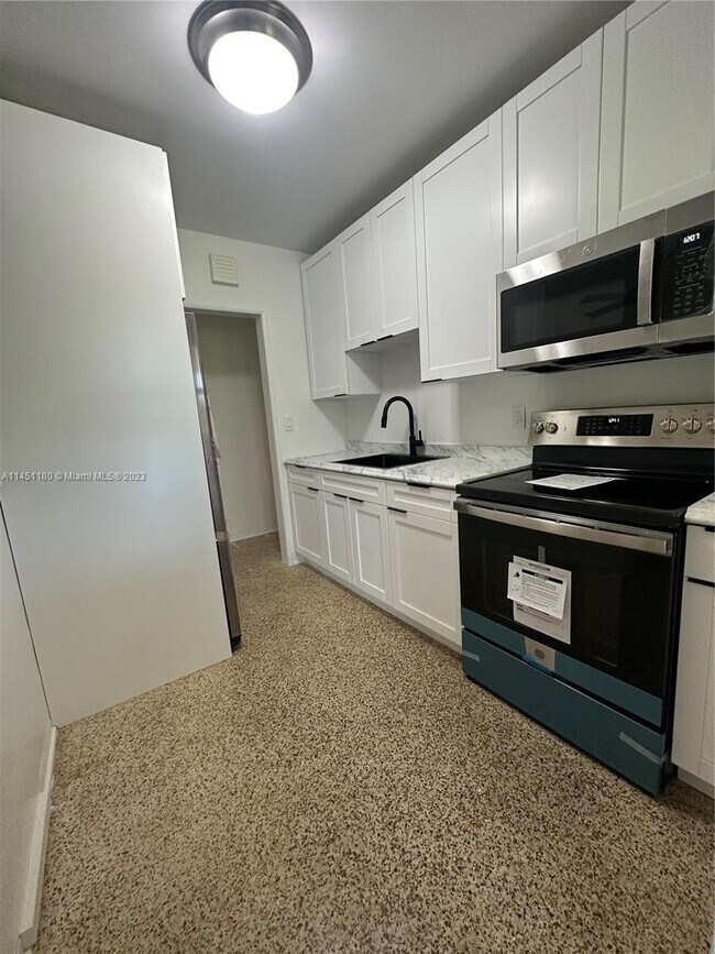 Foto del edificio - 6530 SW 45th St
