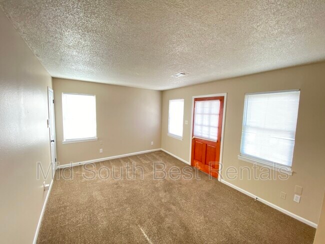 Foto del edificio - 4426 Range Line Rd