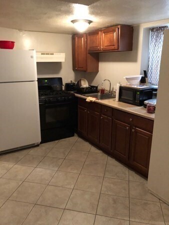 Primary Photo - 164 Cottage St