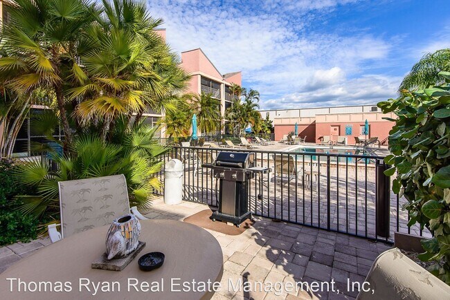 Building Photo - 3160 Matecumbe Key Rd