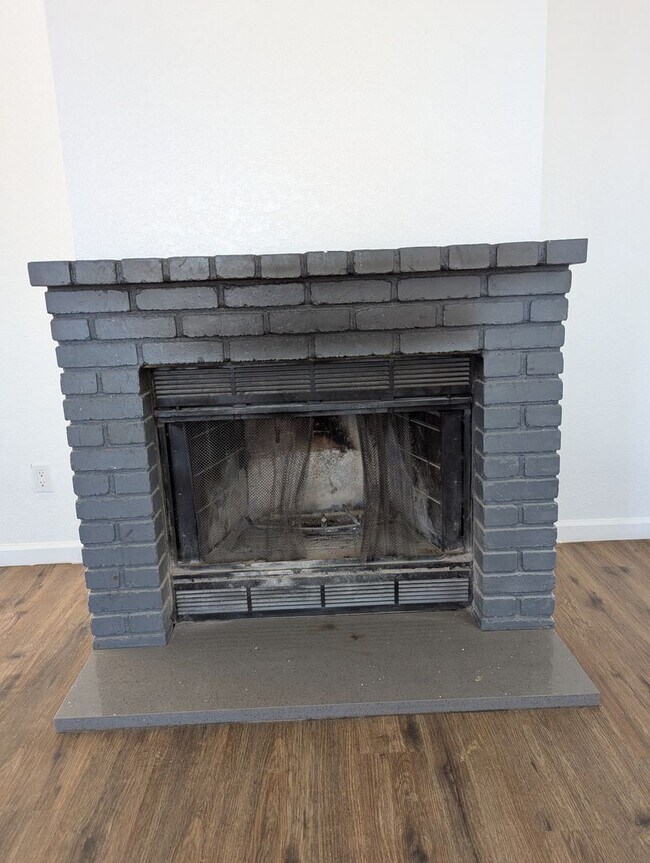 Foto del edificio - Spacious 3 Bedroom 2 Bath Home Available F...