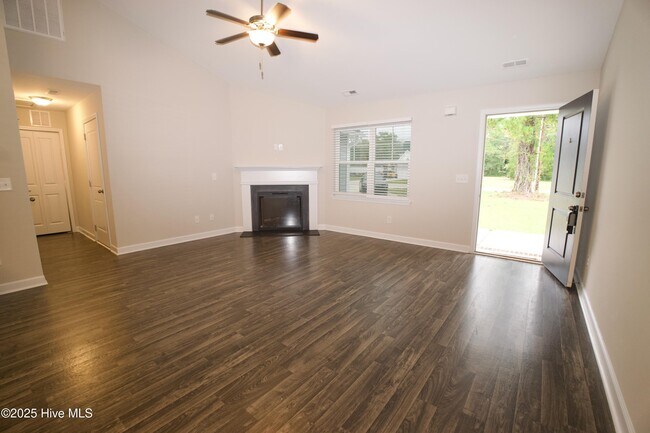 Building Photo - 2013 Belgrade-Swansboro Rd