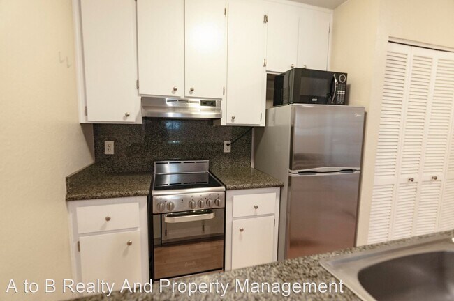 Building Photo - 2 br, 1 bath House - 279 Stonegate Cir