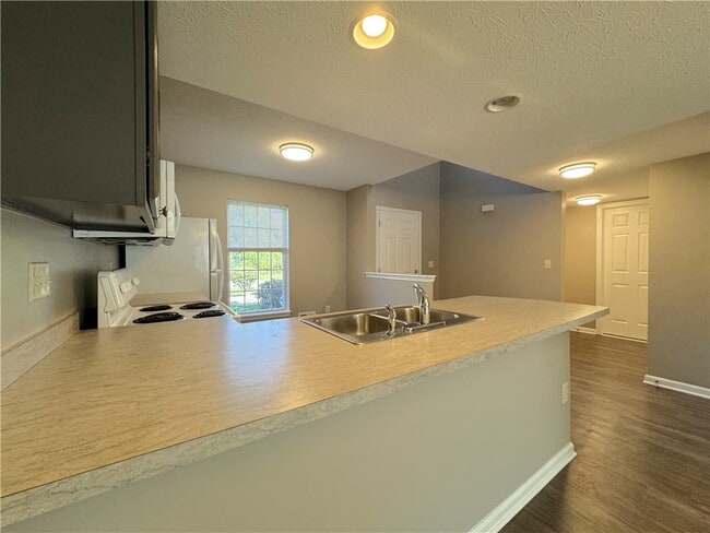 Foto del edificio - 35 Captains Cove Ln