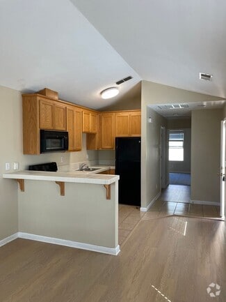 Building Photo - 2073 Northfield Dr