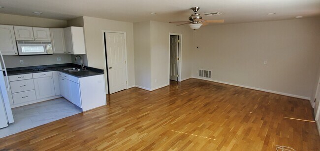 Building Photo - 11540 Zelzah Ave