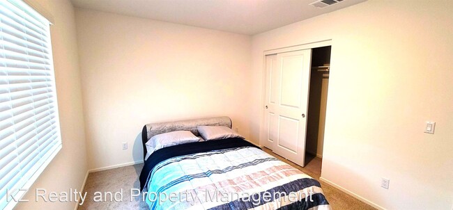 Building Photo - 4 br, 3 bath House - 1238 Allegiance Aevenue