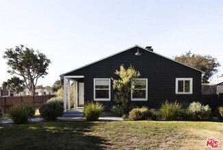 Building Photo - 2701 Coliseum St