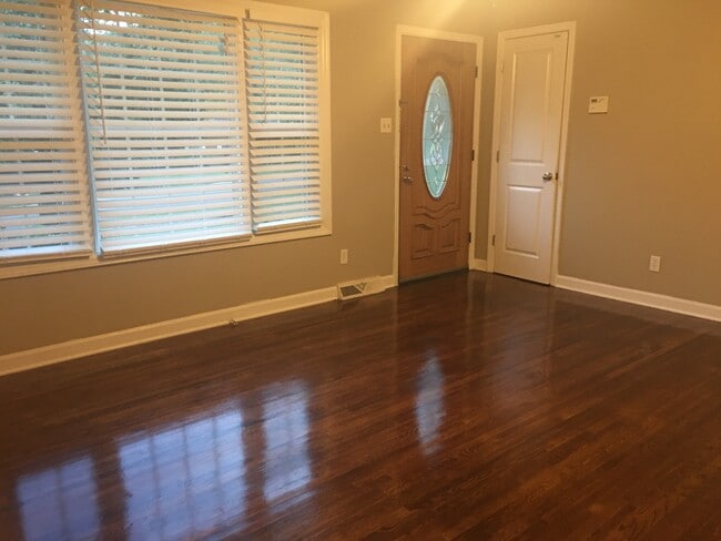 Living Room - 1210 Fox Run Dr