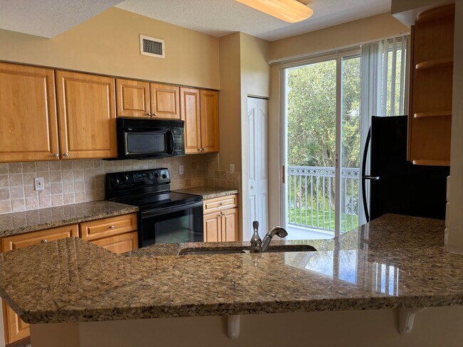 Foto del edificio - 2048 Alta Meadows Ln