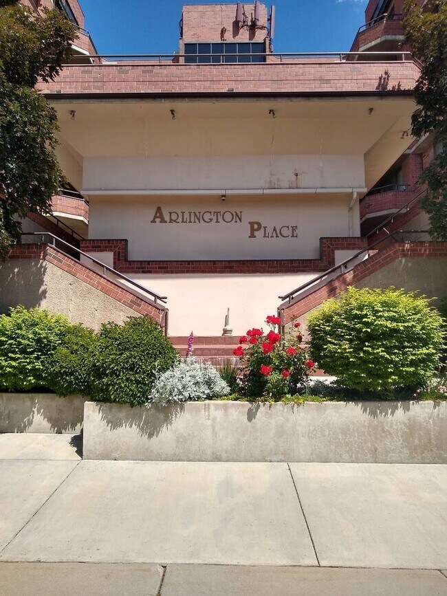 Foto del edificio - Modern Downtown Condo with Secure Access at Arlington Place