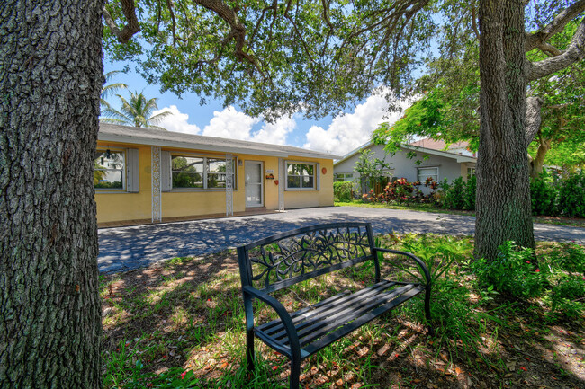 Building Photo - 824 Prosperity Farms Rd