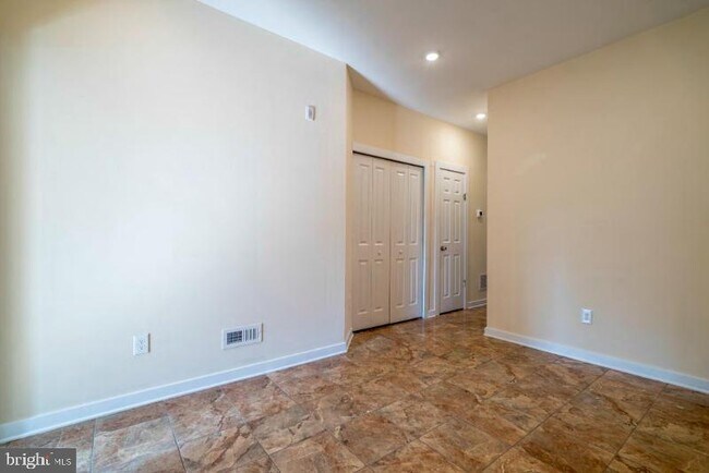 Foto del edificio - 2227 N Park Ave