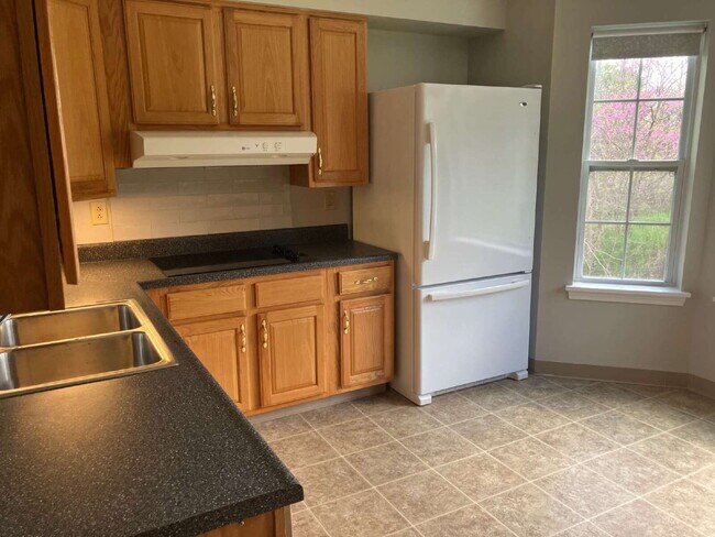 Foto del edificio - 2 Bedroom Townhome in Fairport Available October 1!
