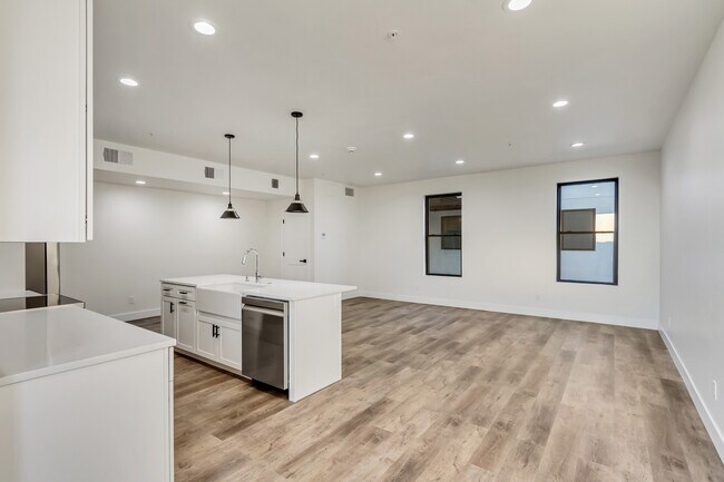 Foto del edificio - Shred Ready Homes
