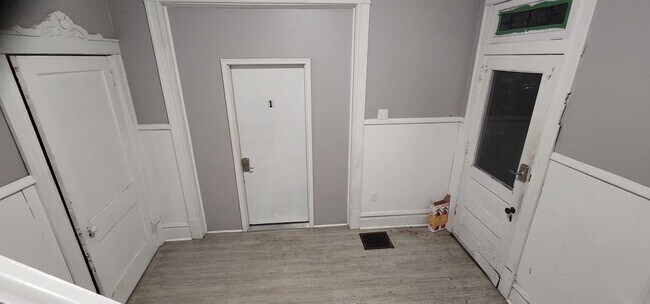 Foto del edificio - 306 Broadway Ave