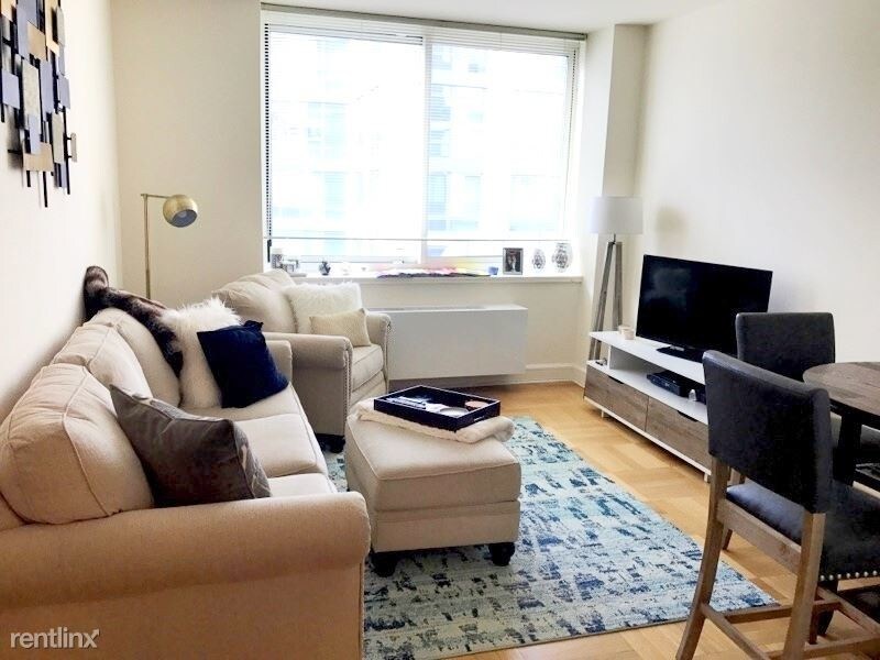 Foto principal - 1 br, 1 bath Apartment - 400 W 62nd St