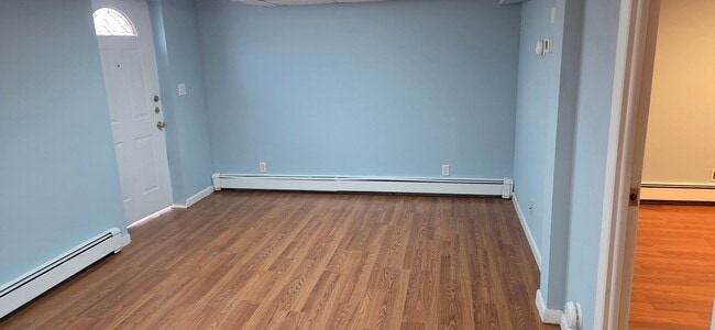 Photo - 2393 Henry St House