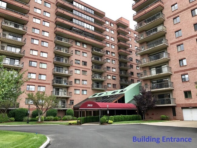 Building Photo - 3920 Mystic Valley Pkwy