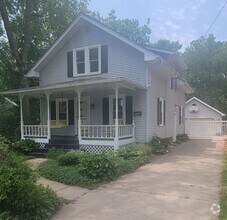 Building Photo - 320 11th St