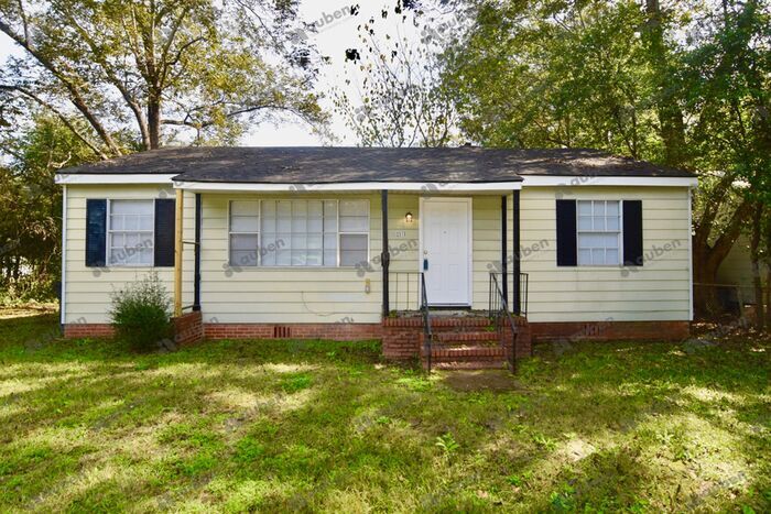 Primary Photo - 2313 Henry Cir