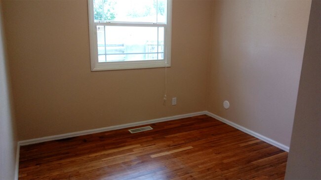 Building Photo - 2912 Belmont Dr