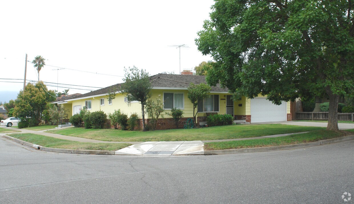 2076 Willester, San Jose, CA 95124 2076 Willester San Jose, CA