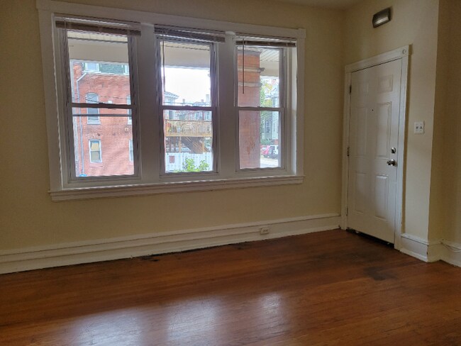 Building Photo - 121 S 44th St
