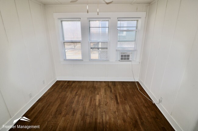 Building Photo - 527 Moro St