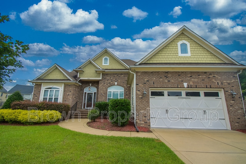 Primary Photo - 4025 Fallberry Dr