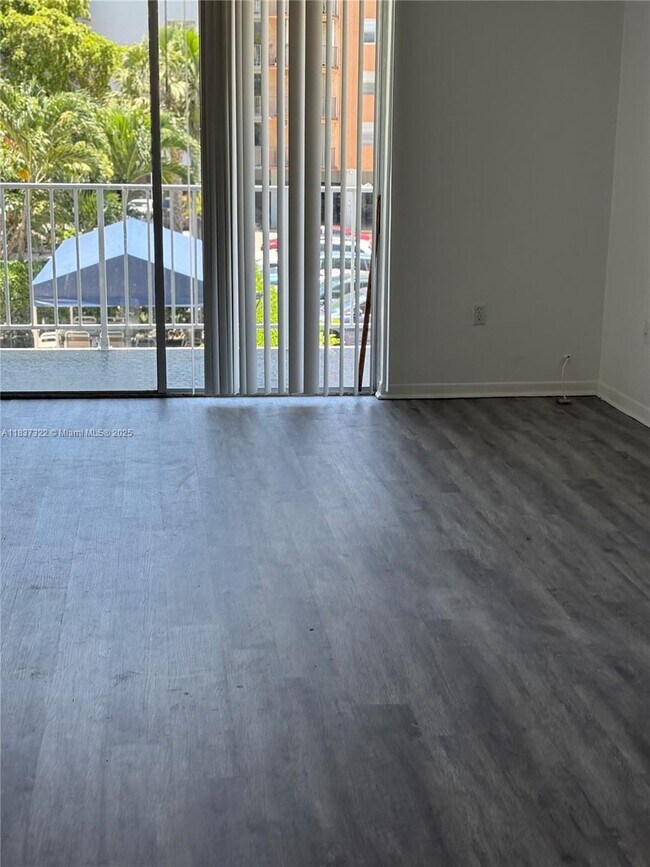 Foto del edificio - 1470 NE 125th Terrace